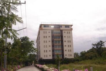 מלון דירות Huahinbluesky Condominium
