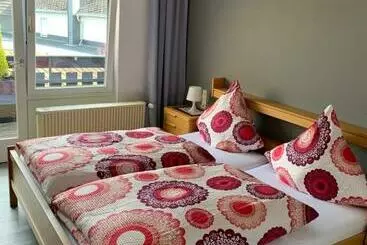 Aamiaismajoitus (B&B) Vina Am Ring