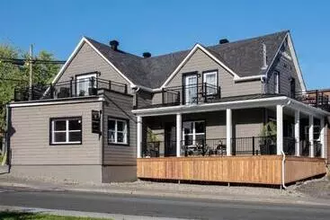 Hotelli Square Victoria Maison Hôtelière