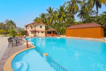 Hotel Treat Beach Resort