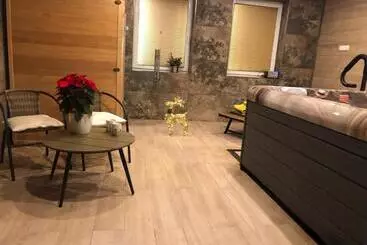 Majatalo Penzion Zlatovláska U Zámku červená Lhota