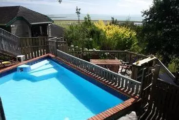 צימר Grafton Cottage & Chalets