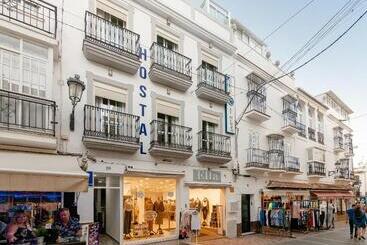 Hostal Luna De Nerja