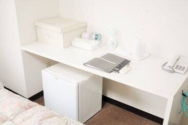 Hiroshima Peace Hotel   Hostel