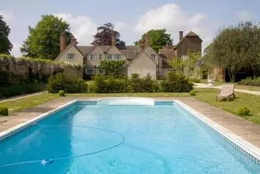 בית מלון כפרי Little Court