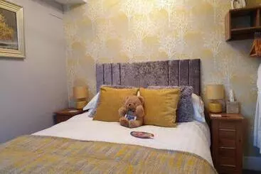 هتل Montfort Cottage Guest House