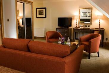 호텔 The Loans Inn