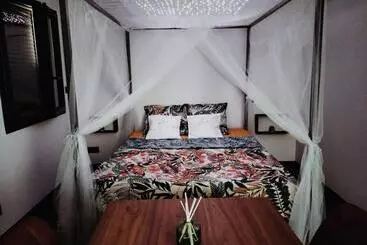 ベッドアンドブレックファースト A Nou Deux