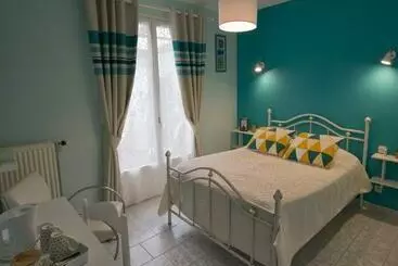 ベッドアンドブレックファースト Les Rendzines