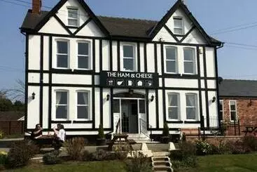 Retkeilymaja The Ham And Cheese