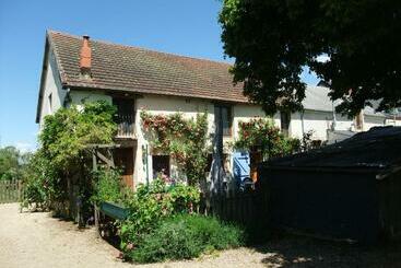 مبيت وإفطار Chambres D Hôtes La Loge Sagrolle