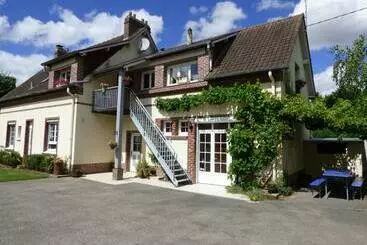 ベッドアンドブレックファースト La Fontainoise