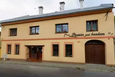 Majatalo Penzión Pod Hradom Gelnica