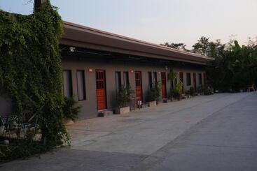 ホテル กรณวรรณ รีสอร์ท