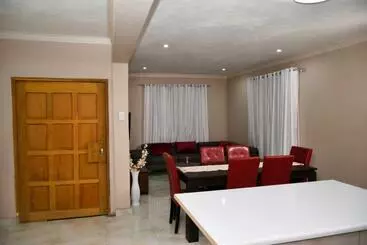 Majatalo Ndlovu Palace