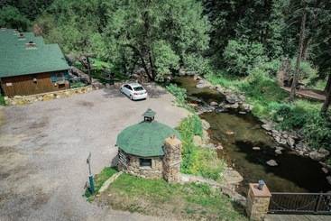 فندق Colorado Bear Creek Cabins