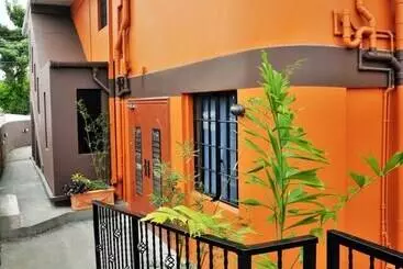 هتل Culture Crossroads Inn