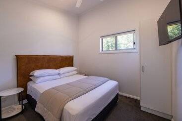 בית מלון כפרי Nrma Dubbo Holiday Park