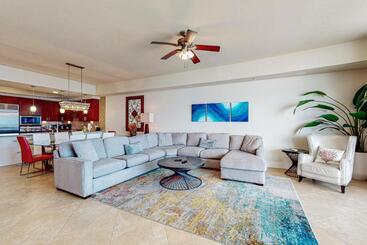 Отель Turquoise Place