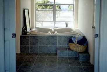 Bed and Breakfast Inn At Barnum Point