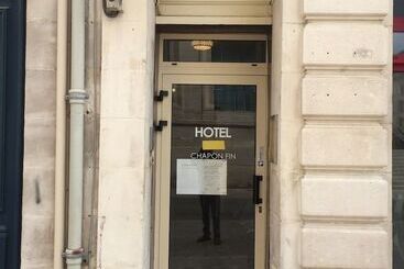 בית מלון כפרי Au Chapon Fin