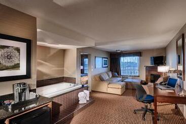 ホテル Canalta Lac La Biche