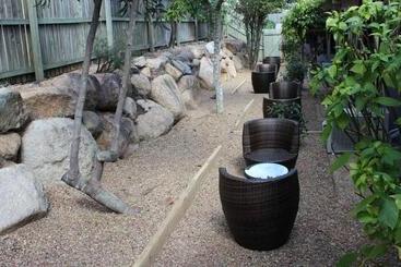 Hotel Springwood Motor Inn