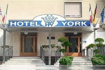 Отель York