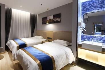 Shell Hotel Shanghai Normal University Hongcao Road Metro Station Guiping Road