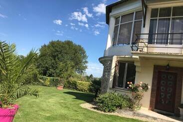 Aamiaismajoitus (B&B) Chambre D Hotes Romance