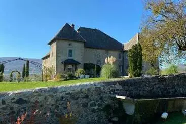 Aamiaismajoitus (B&B) Château De Morgenex