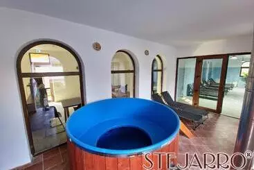 ホテル Stejarro Conac Moldovenesc