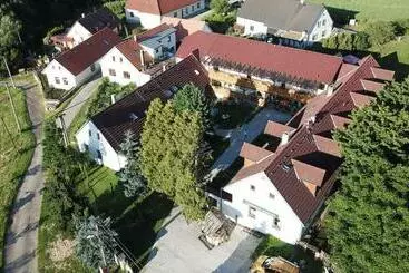 ペンション Soukromá Rezidence Pohádková Usedlost Lovětín