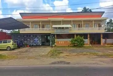 Hotel Oyo 90960 Putih Salju Homestay Syariah