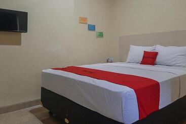 בית מלון כפרי Reddoorz Near Kantor Walikota Bontang