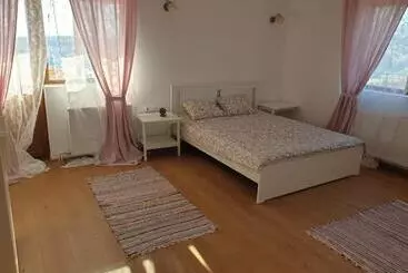 Majatalo Casuta De La Munte