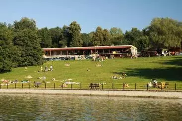 ペンション Restaurace Penzion Pod šumárníkem
