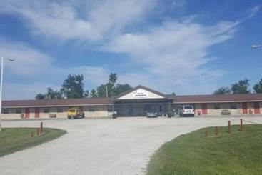 Отель Oyo Sandman Inn