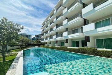 Huoneistohotelli The Sea Condominium Seaview