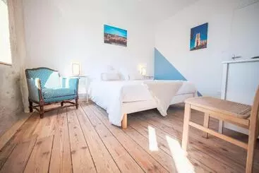 Aamiaismajoitus (B&B) Chambres Et Table D Hôtes   Les Jardins De La Longagne