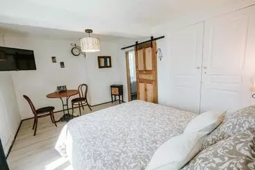 ベッドアンドブレックファースト Relais Des Combrailles