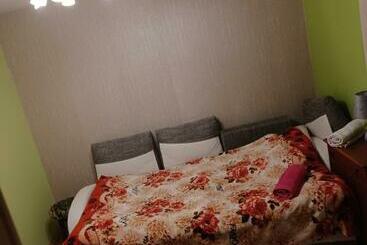 膳宿费 Homely Quite Room