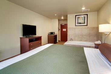 Cobblestone Hotel & Suites   Salem