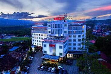 Grand Rocky Hotel Bukittinggi
