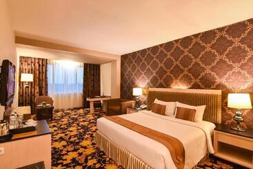 Grand Rocky Hotel Bukittinggi