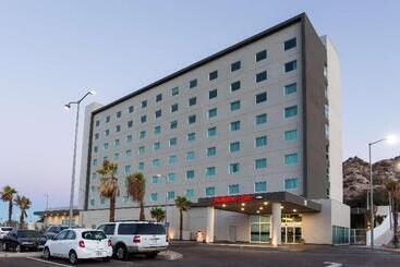 Отель Hampton Inn By Hilton Hermosillo
