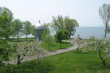 ホテル Manoir D'youville