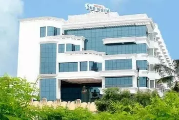 Отель Sun World