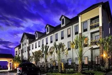 فندق Comfort Inn & Suites