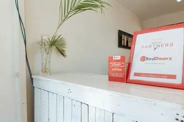 Hotel Reddoorz @ Chipeco Avenue Calamba